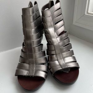 Gladiator high heel shoe from banana republic. worn twice.